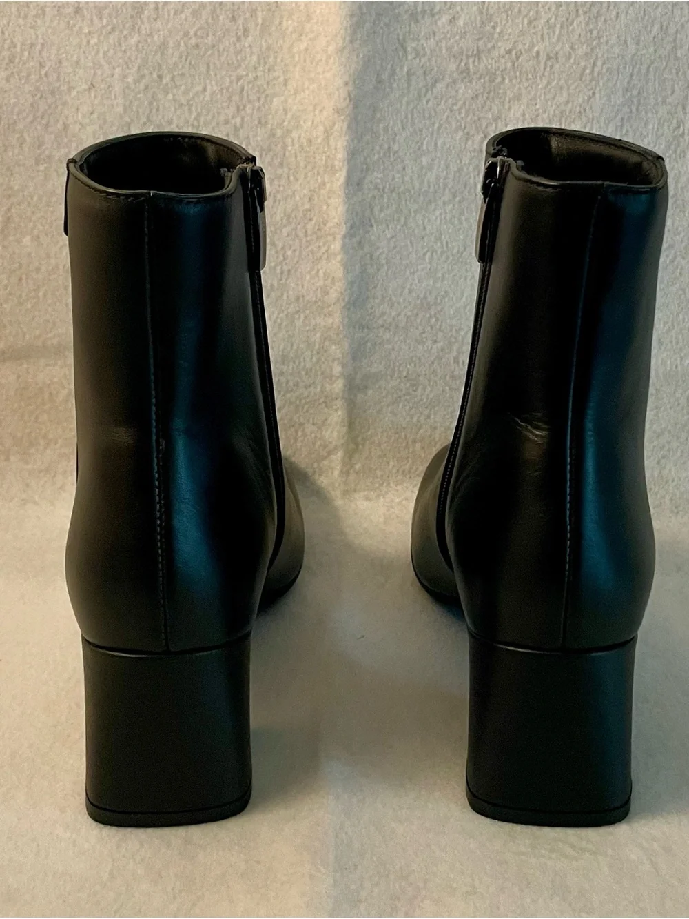 La CANADIENNE Black Leather Square-Toe Ankle Boots - Jensen - Size 6